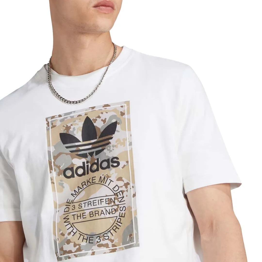 adidas - T-shirt pour homme avec étiquette graphique camouflage sur la languette (IL5119)