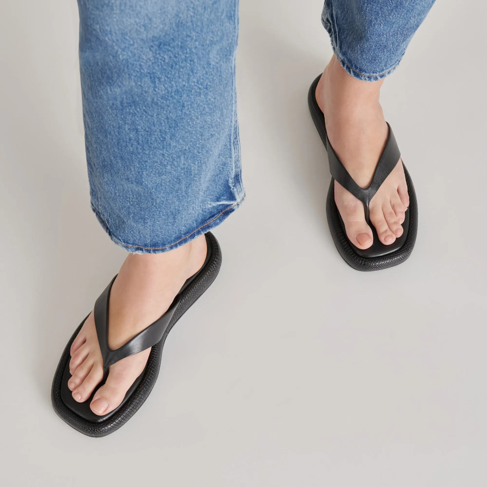 SANDALES ADIN EN CUIR NOIR