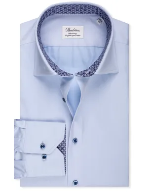 Chemise ajustée en coton sergé contrastée bleue