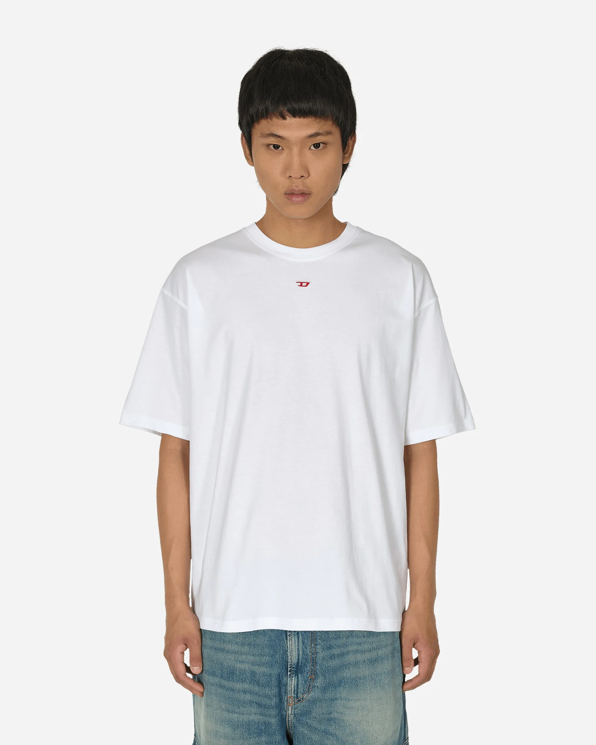 T-shirt blanc avec patch D brodé