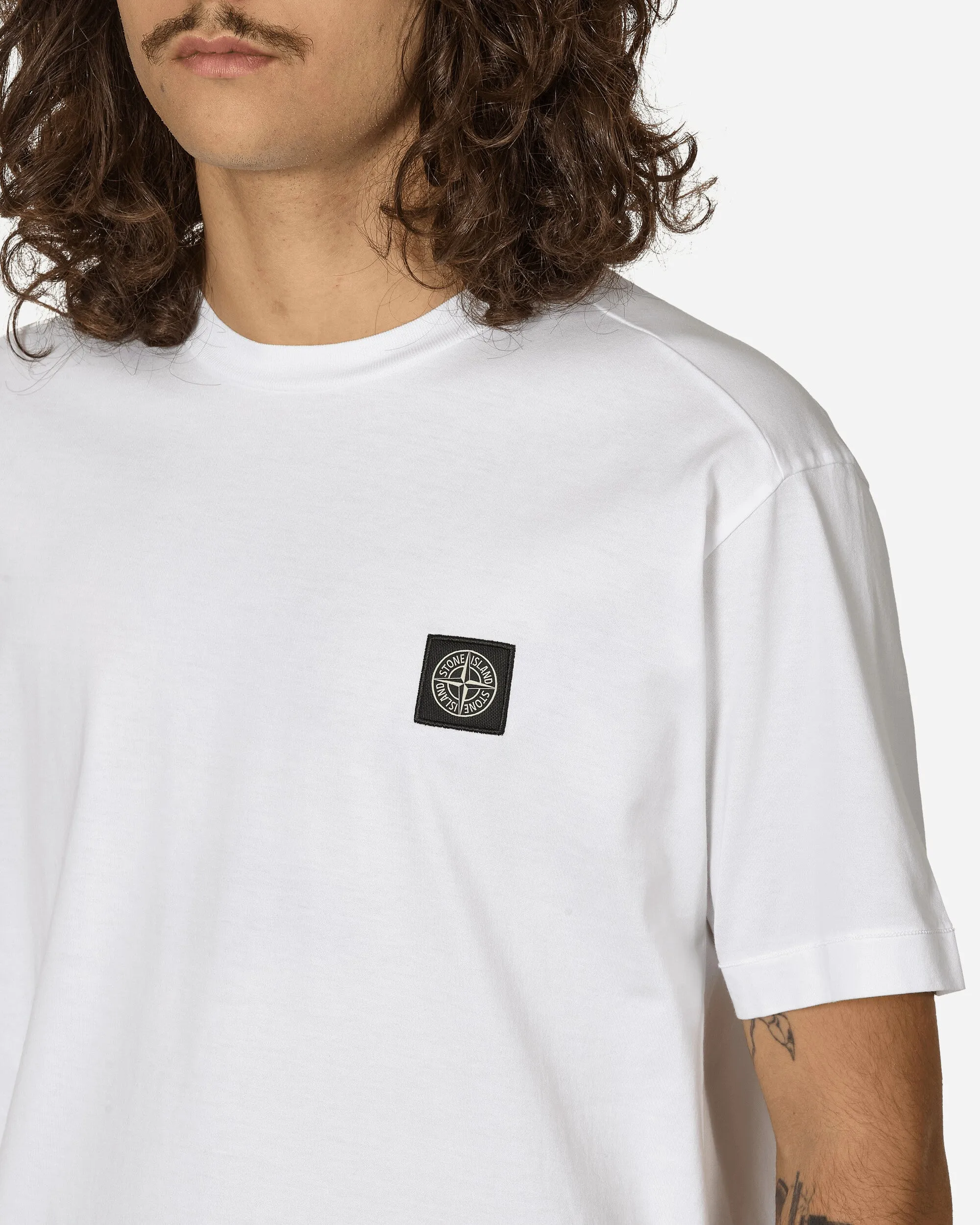 T-Shirt à Logo Teint en Blanc