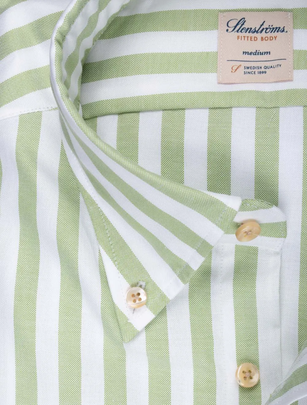 Chemise ajustée à rayures vertes