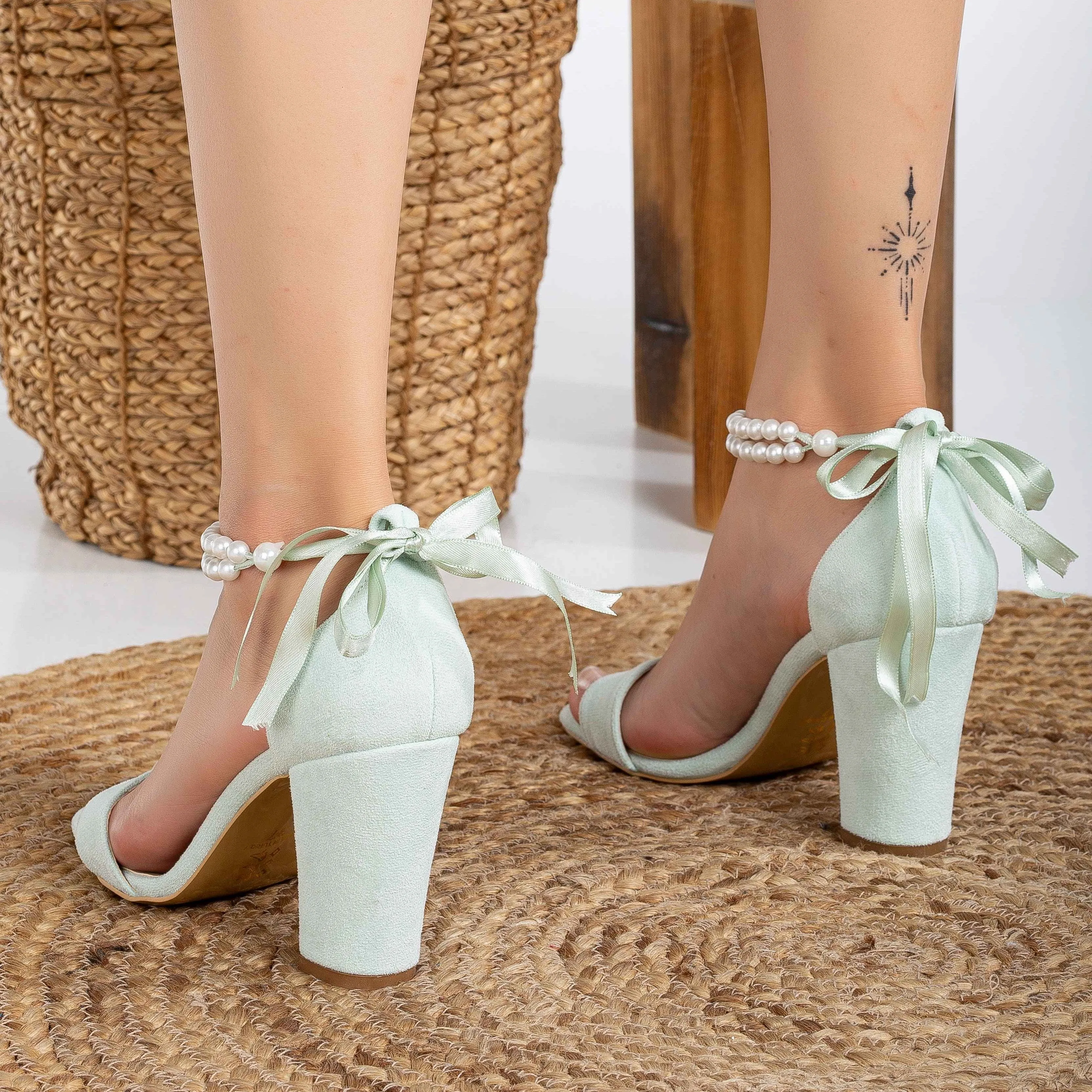 Sandales à talons Melissa en daim végan perlé | Vert menthe