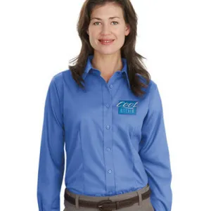 Port Authority Chemise à manches longues pour femmes en sergé infroissable Port Authority