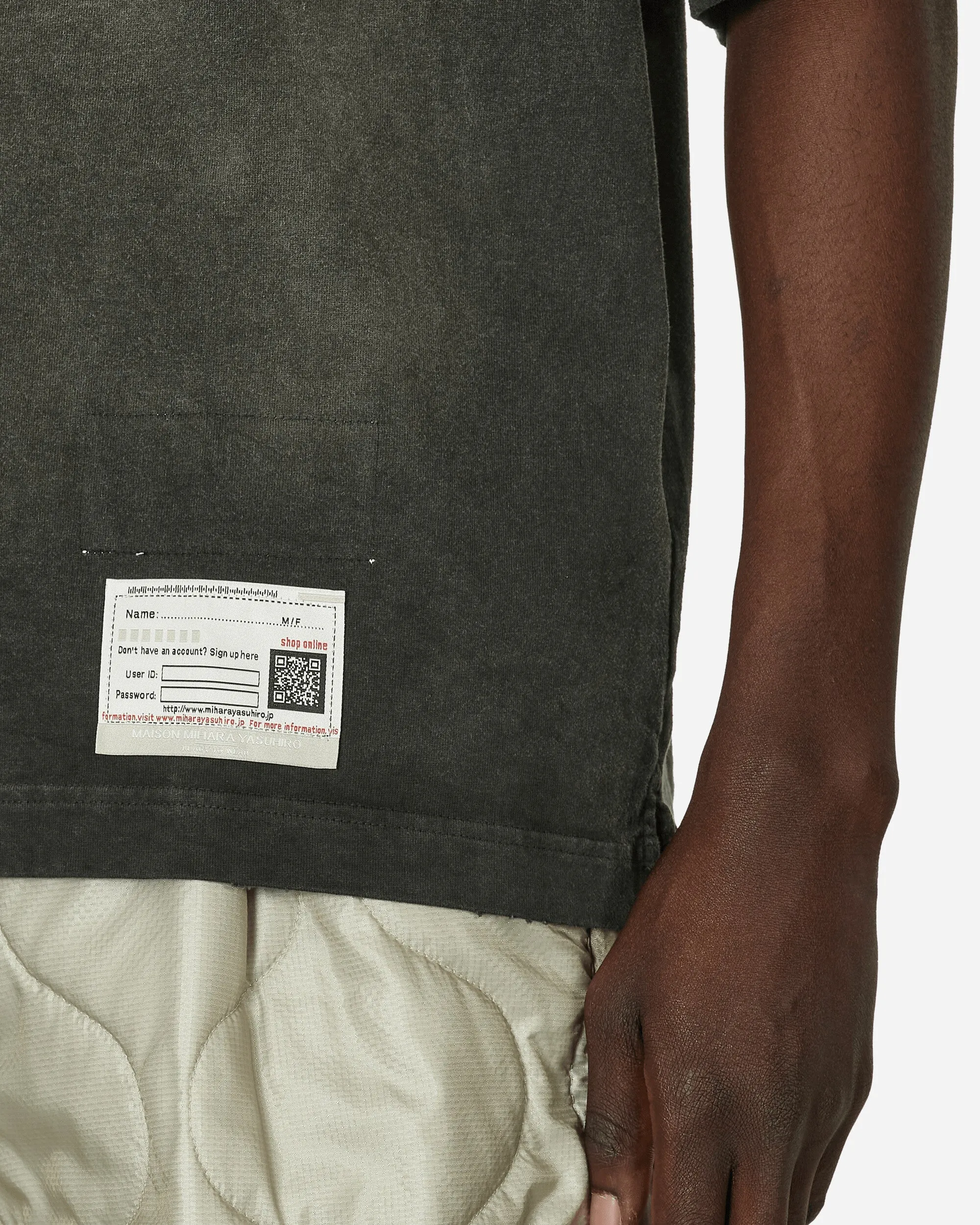 T-Shirt Noir Délavé par le Soleil
