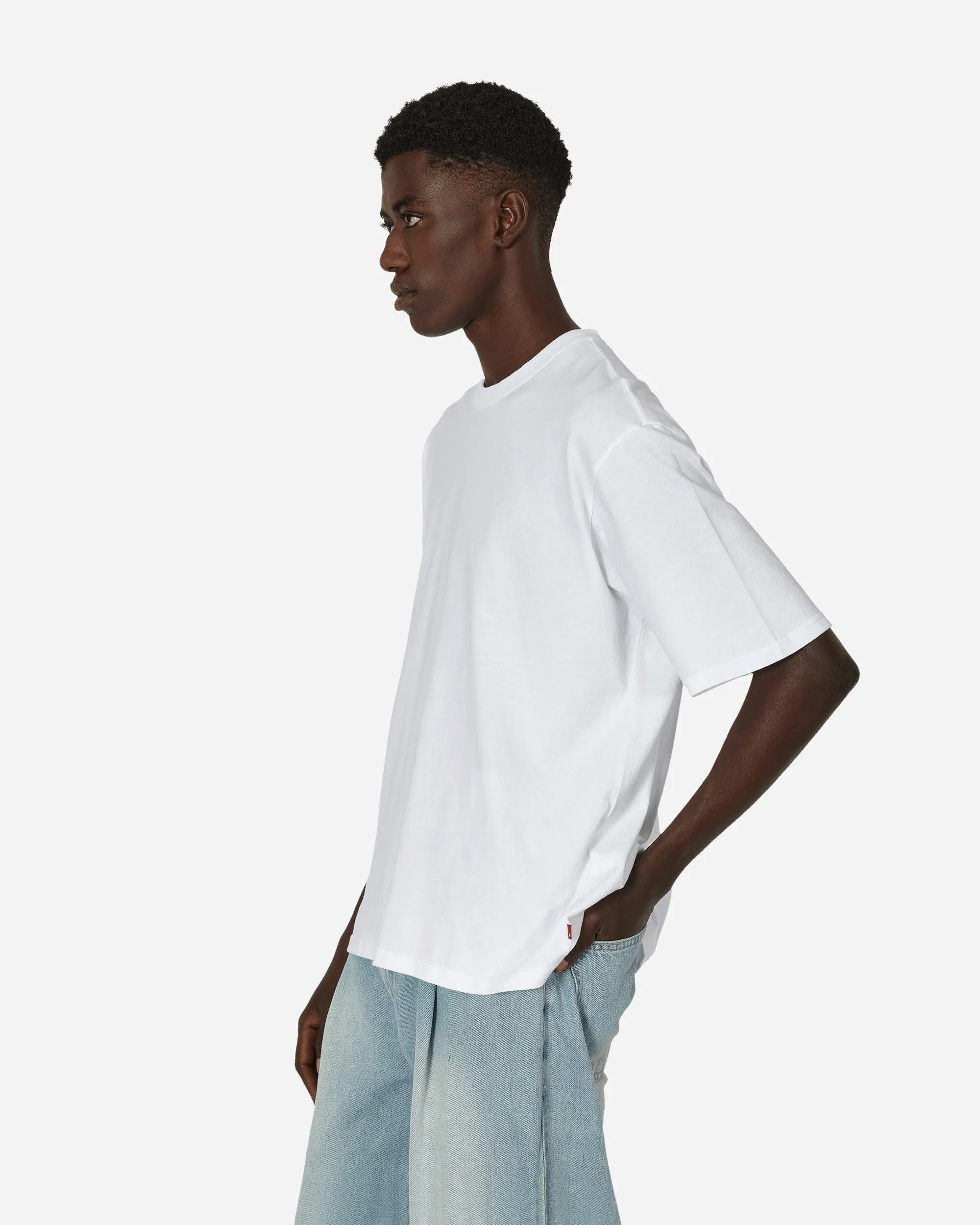 Le T-shirt à manches courtes blanc