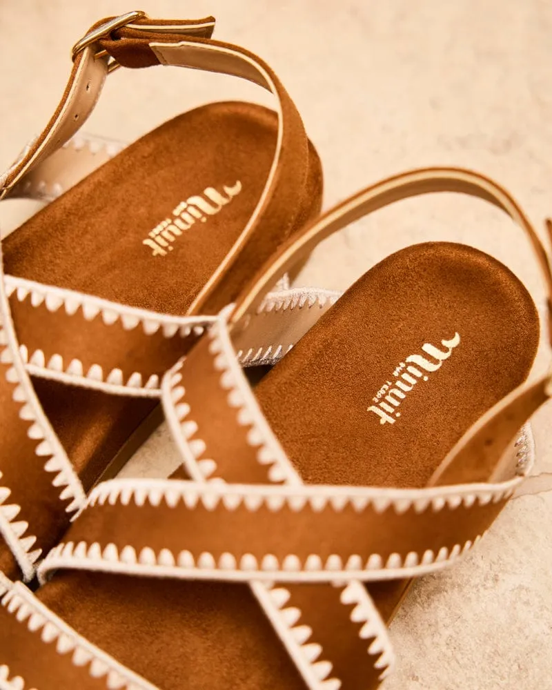 Sandales Arbellara à brides croisées en simili cuir vegan | Camel