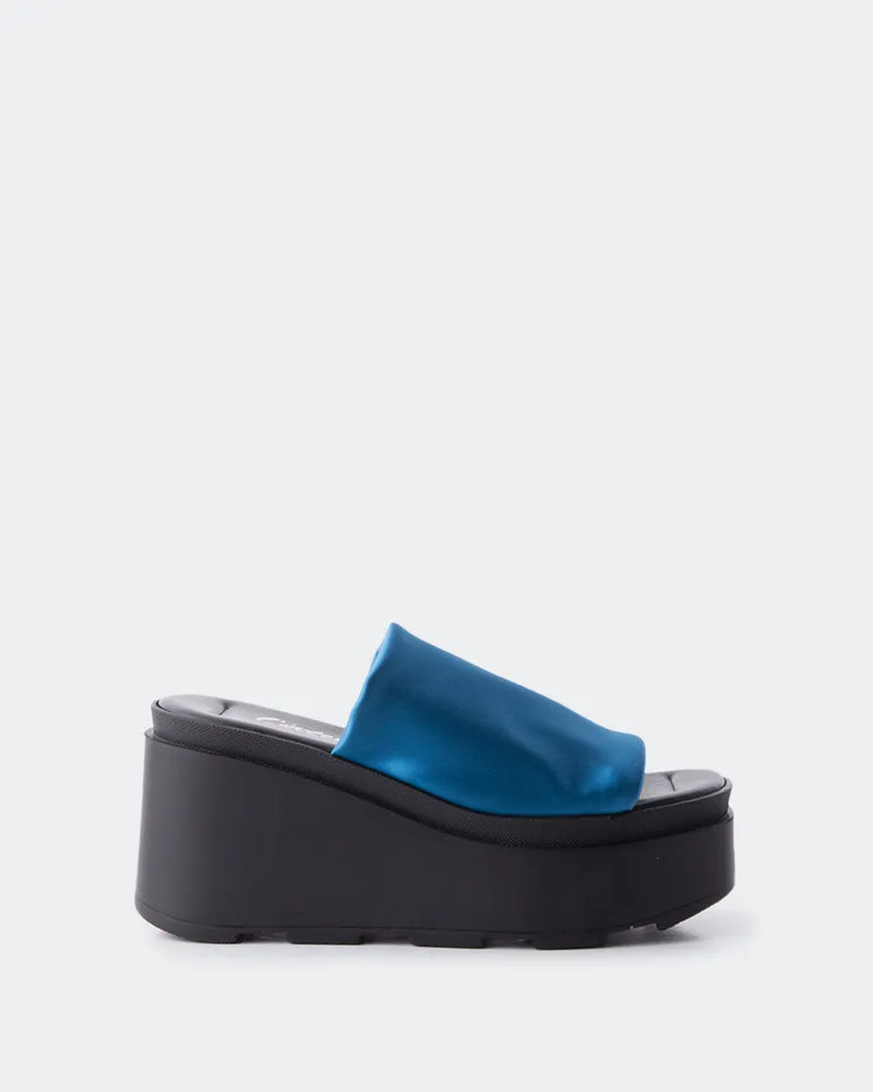 Câlin Bleu Satin