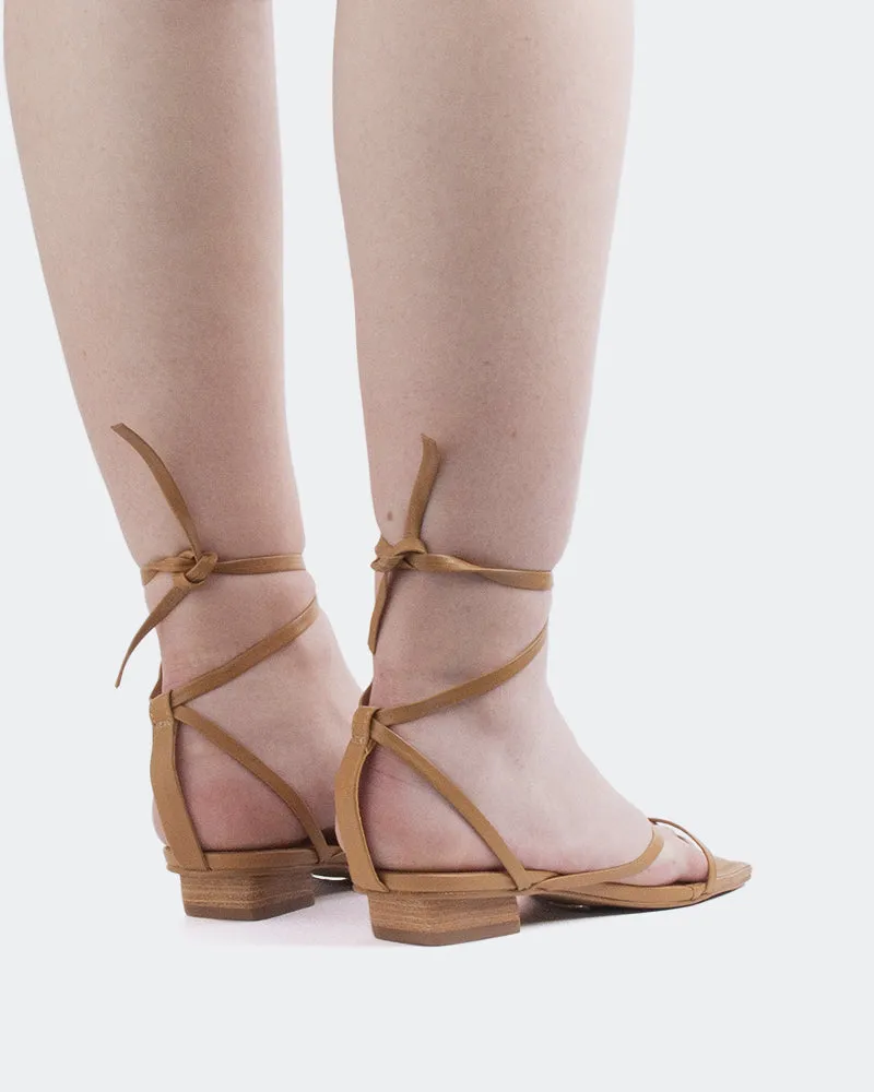 Talita Tan en Cuir